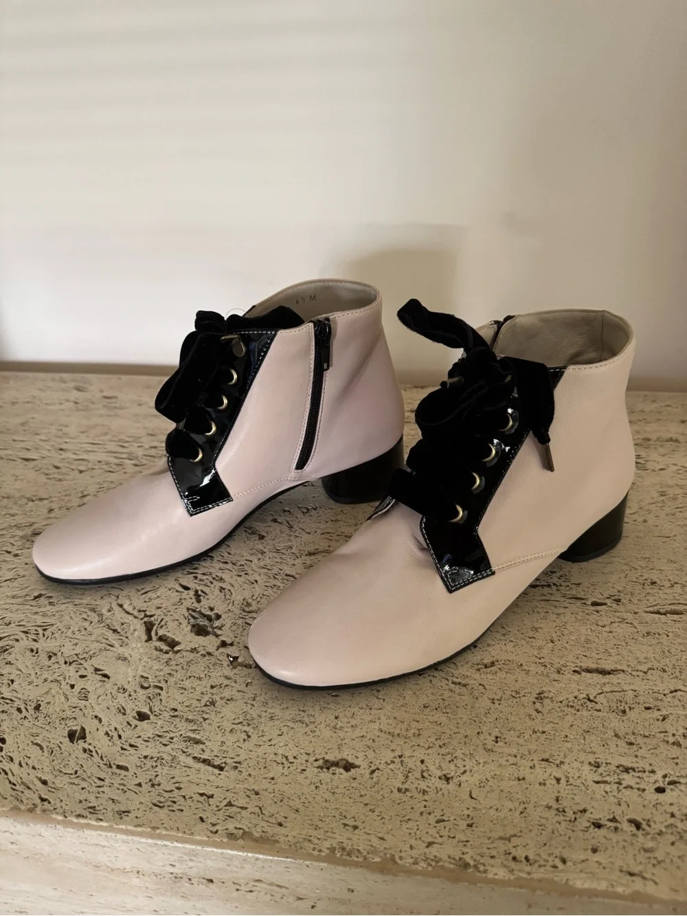 NWOB Amalfi by Rangoni Rebe bootie in soft blush leather. Size 6.5. MSRP $396